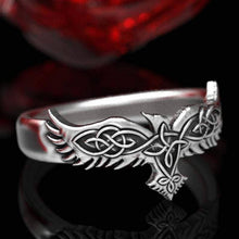 Load image into Gallery viewer, Celtic Personality Fashion Crow Ring
