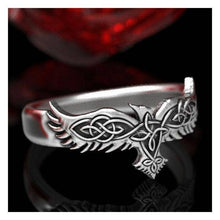 Load image into Gallery viewer, Celtic Personality Fashion Crow Ring
